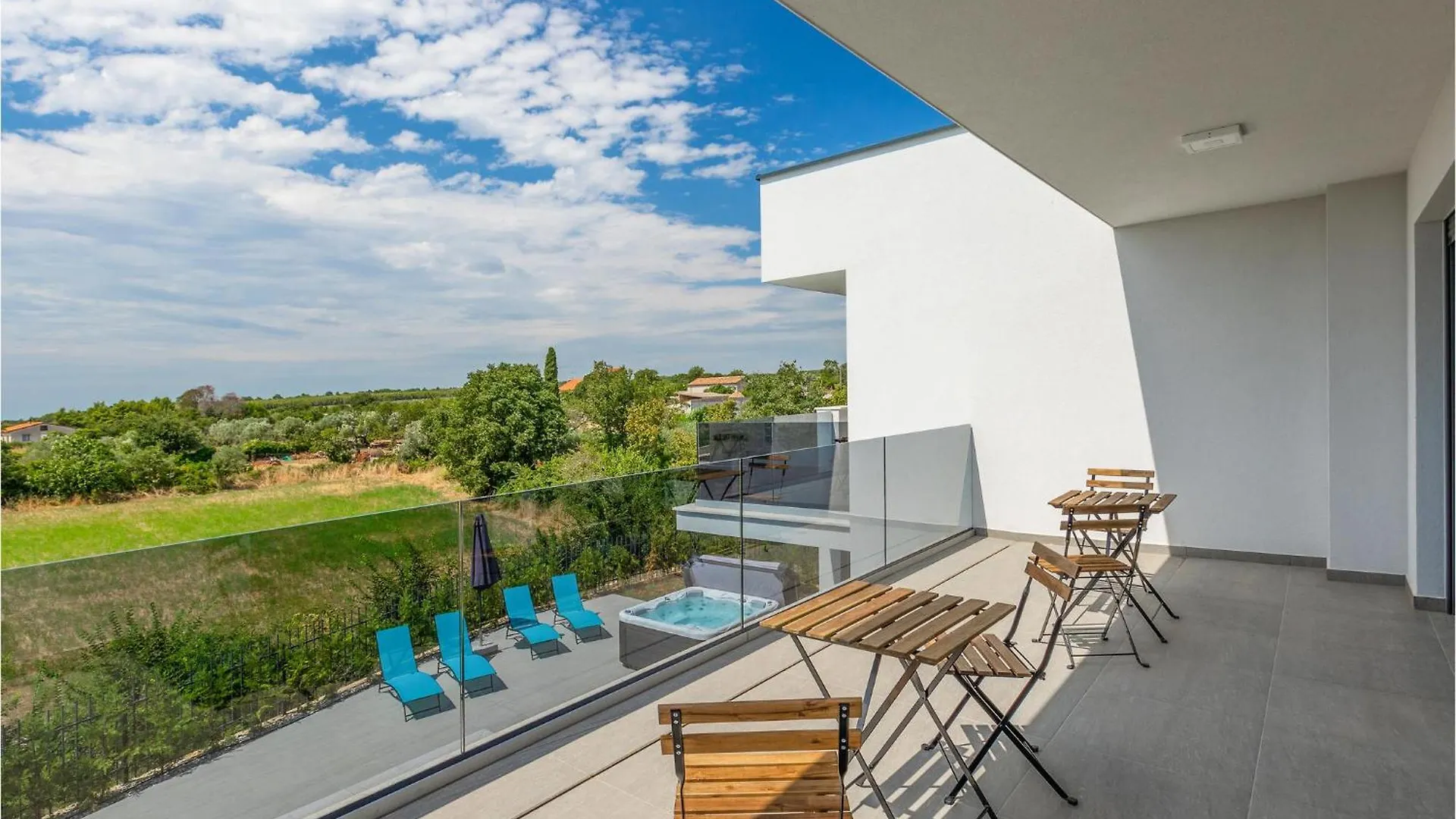 Gorgeous Home In Galizana With Jacuzzi Croatia